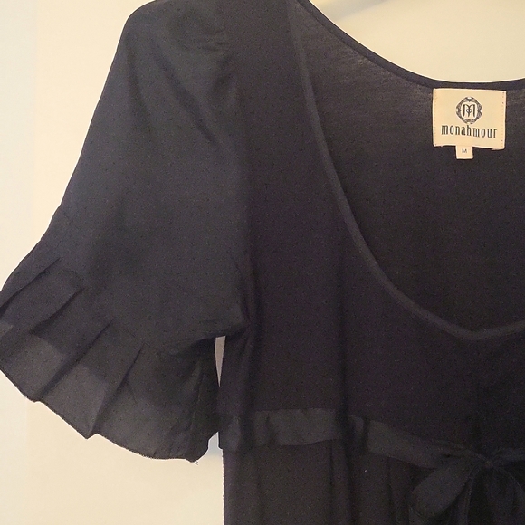 Monahmour maternity short-sleeved blouse. Roomy, silky sleeves & middle bow. Med - Picture 6 of 6